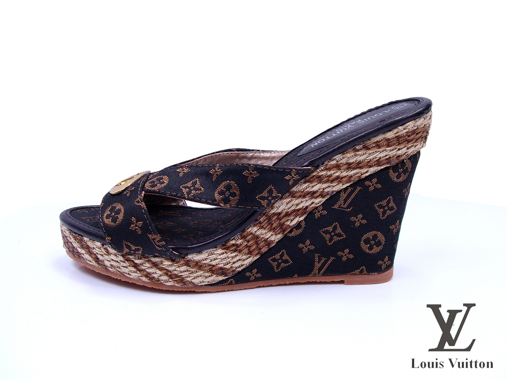 LV sandals050